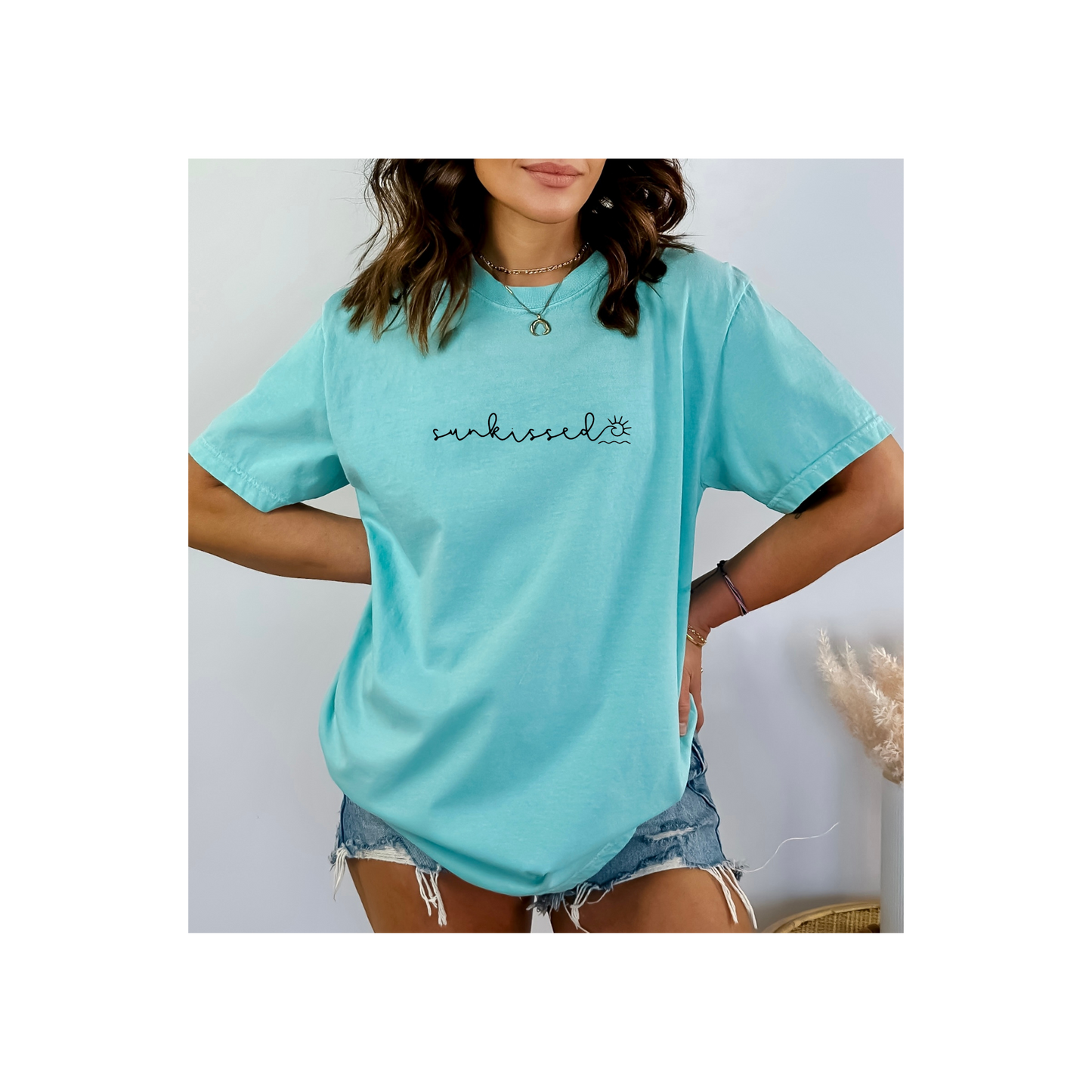 Minimalist Wave Sunkissed T-Shirt