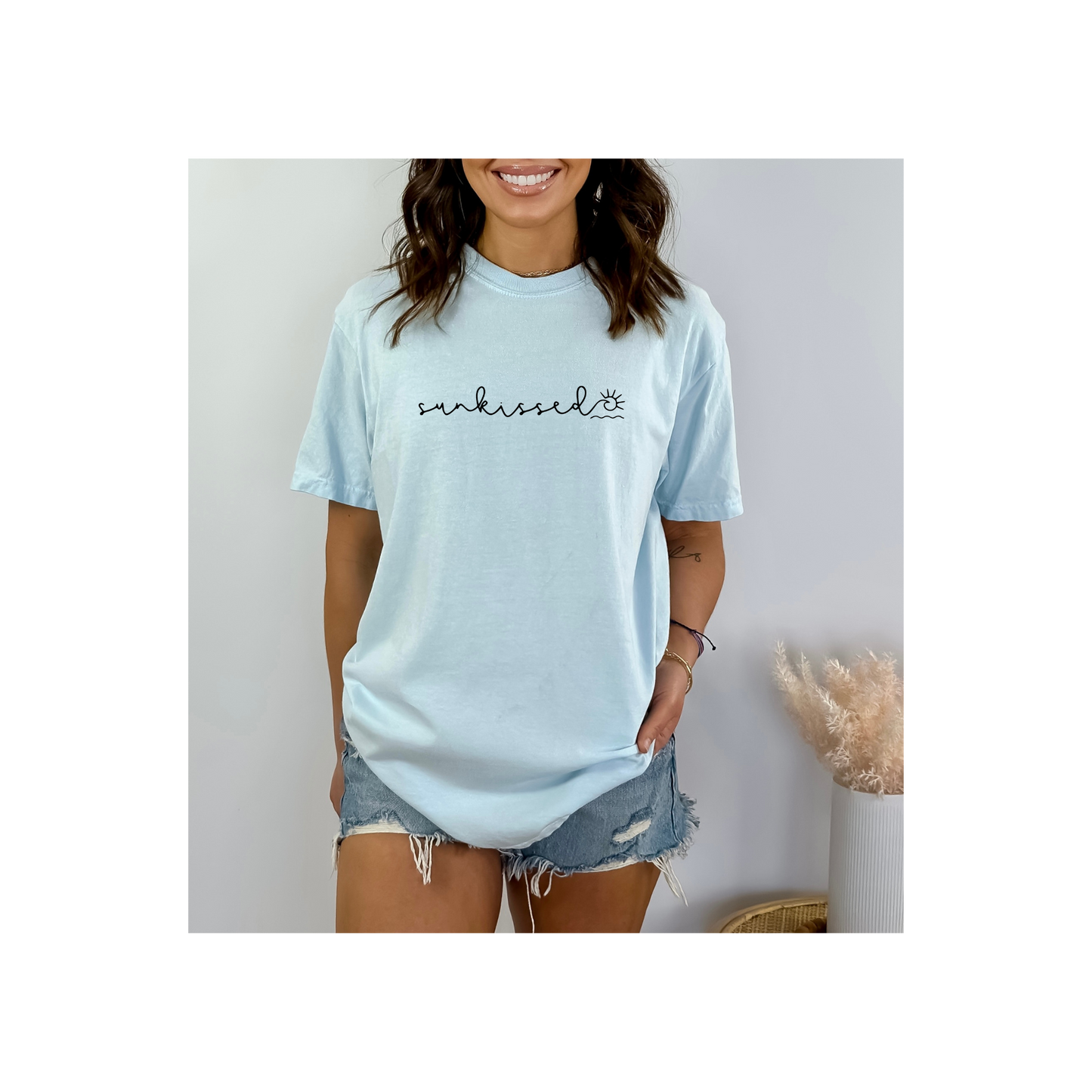 Minimalist Wave Sunkissed T-Shirt